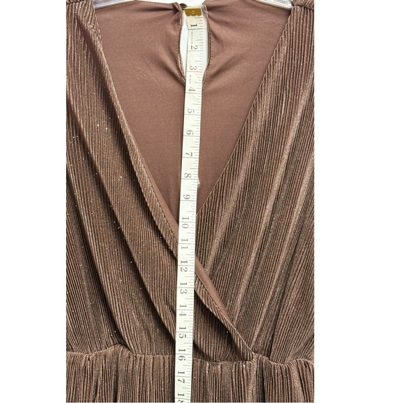 Elegant Pleated Ribbed Textured V Neck Metallic Brown Evening Wedding Maxi Dress - Picture 8 of 11